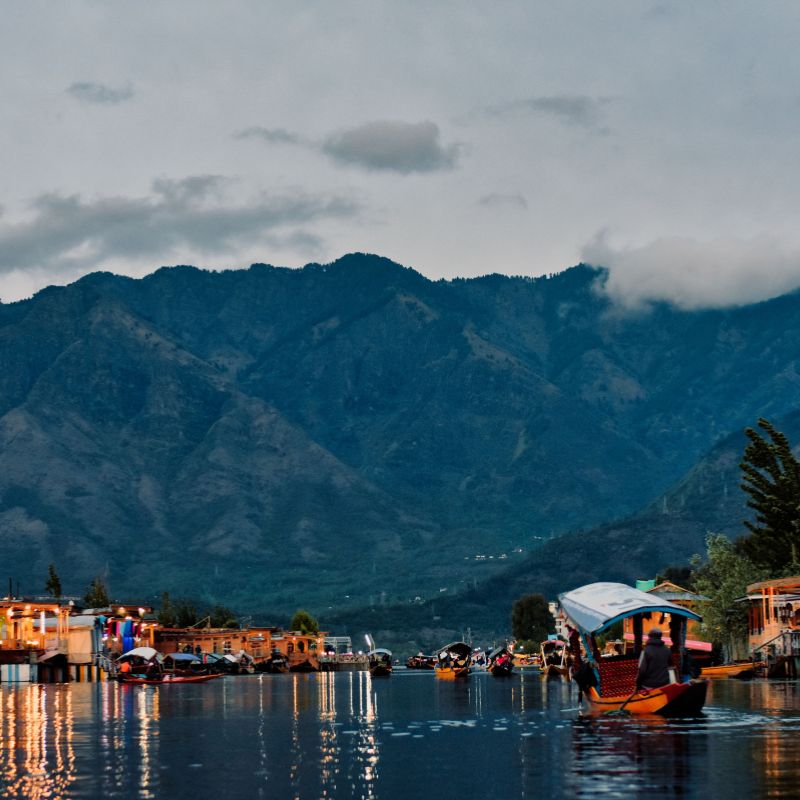 images/insta/Kashmir Tour Package 5 Nights 6 Days.jpg